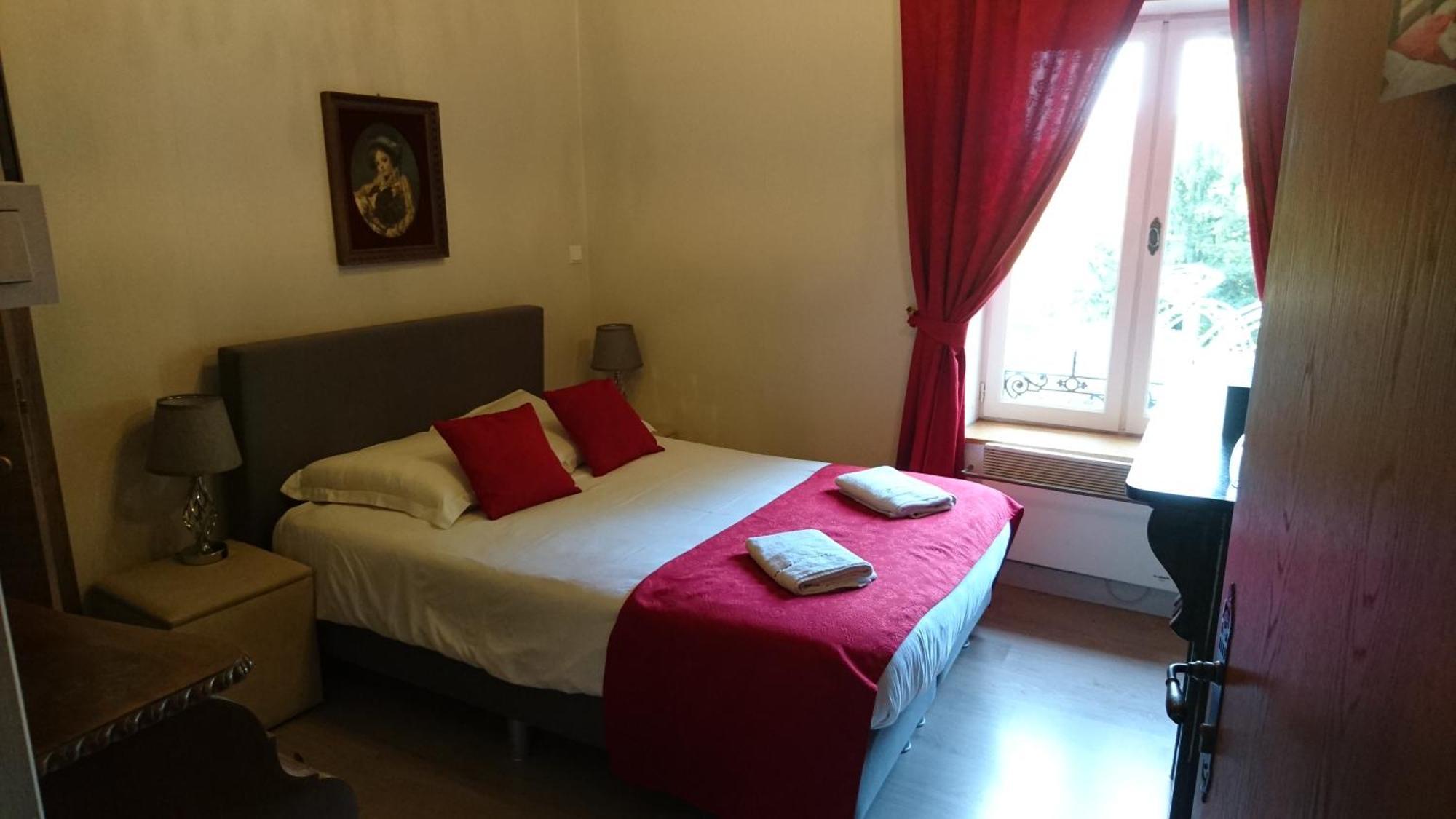Bed and breakfast Chateau De L Aviette - Rancennes 3*