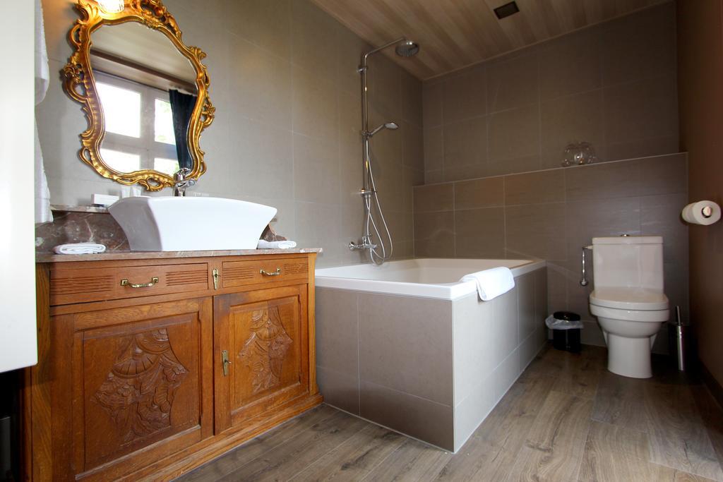 Bed and breakfast Chateau De L Aviette - Rancennes